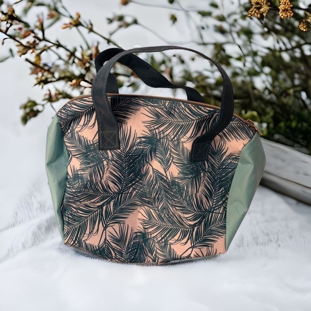 Teal Feather Small Kit Bag New with Tags 10" x 9"​​​​​​​​​